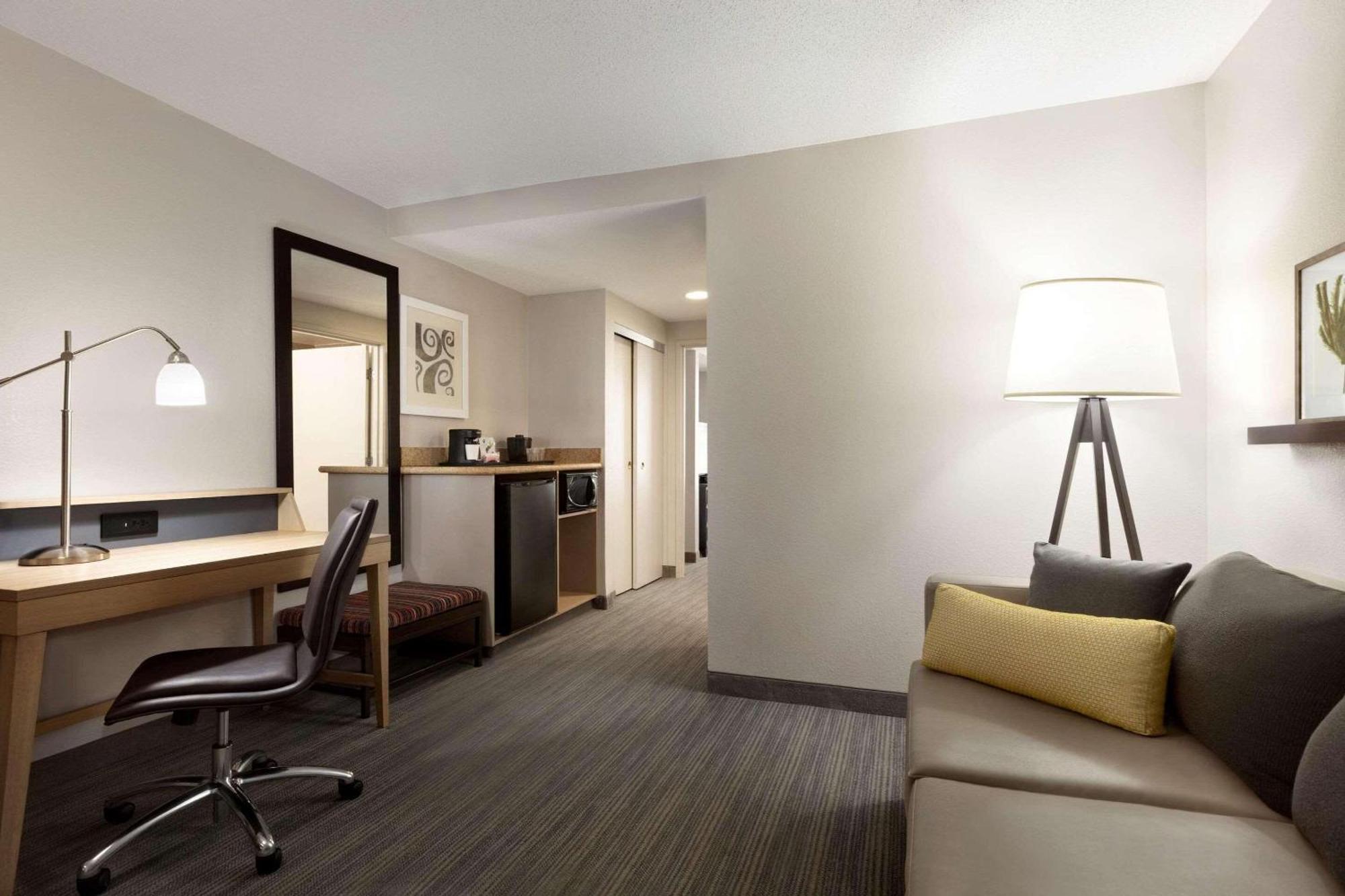 Country Inn & Suites By Radisson, Washington, Dc East - Capitol Heights, Md Zewnętrze zdjęcie